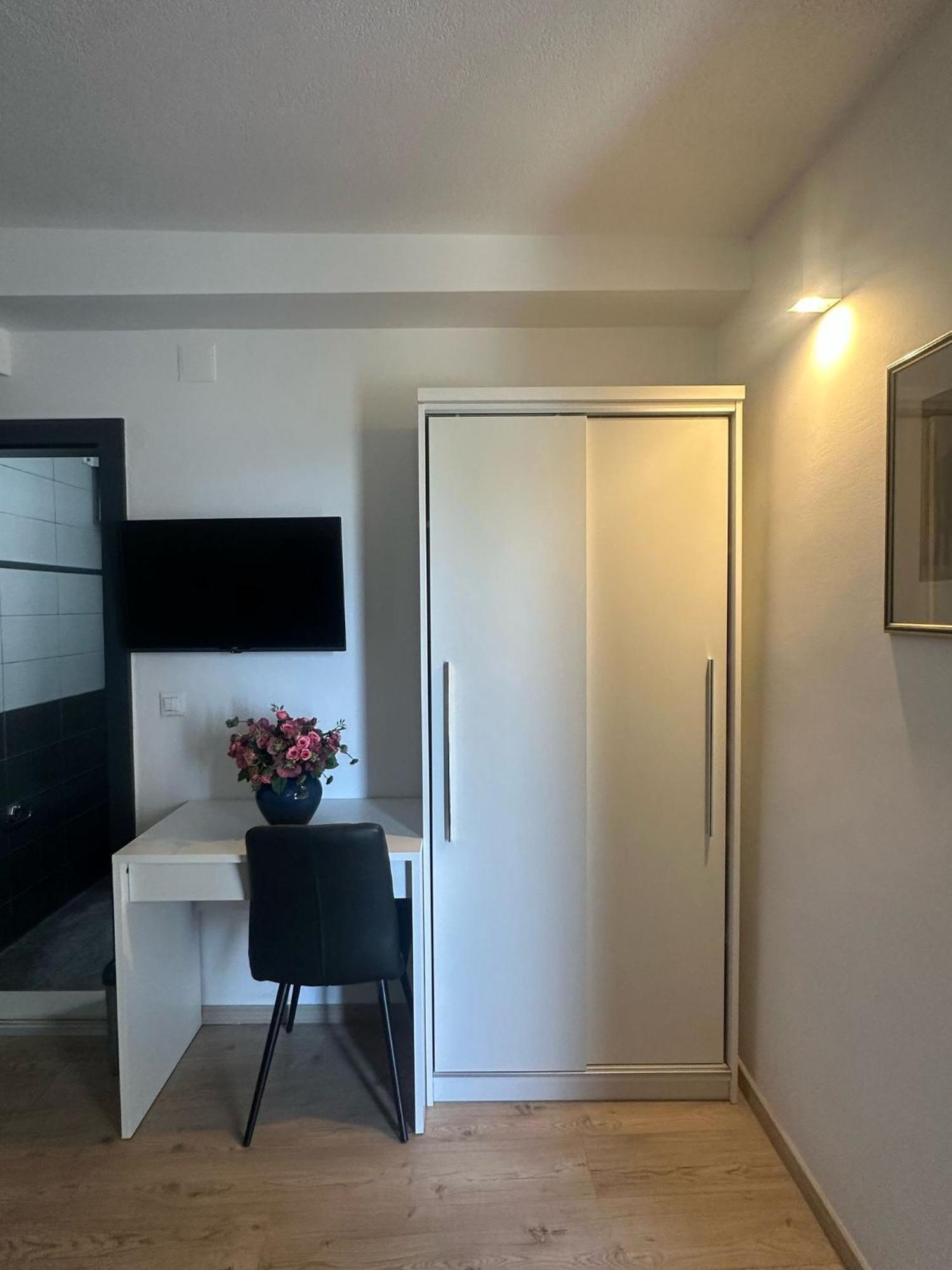 Apartments Tomas II ดูบรอฟนิก ภายนอก รูปภาพ